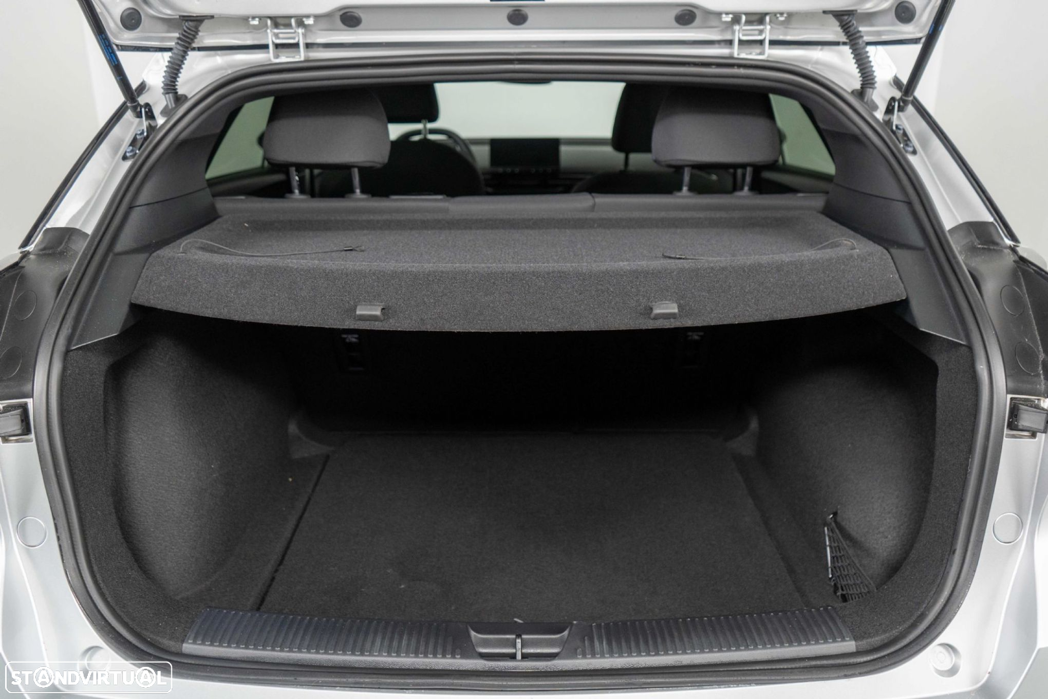 MG MG4 64 kWh Comfort - 11