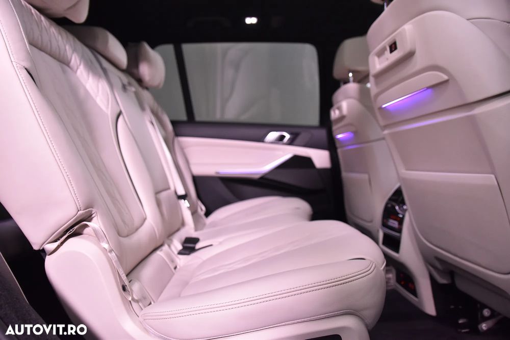BMW X7 M50d - 12