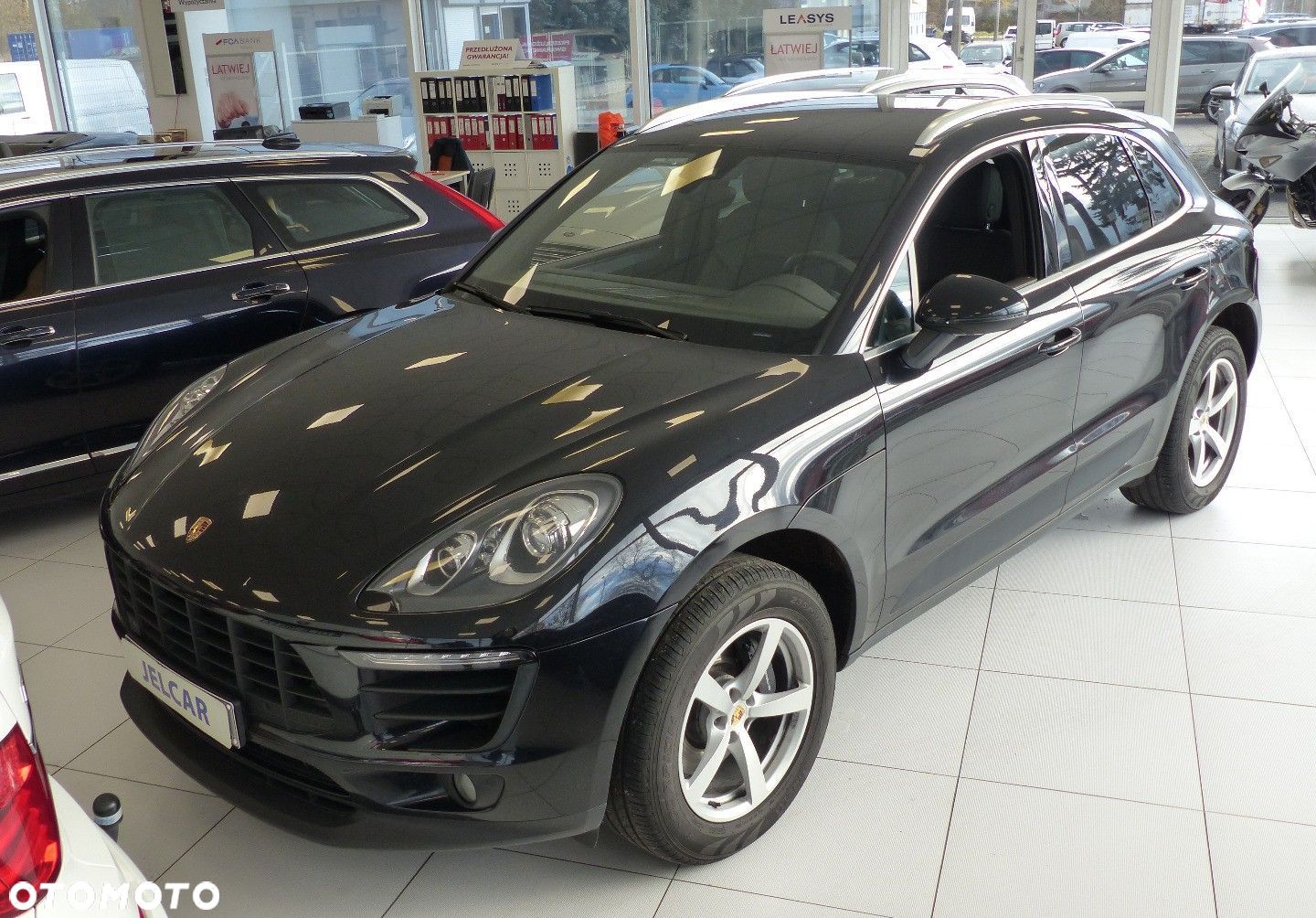 Porsche Macan - 1