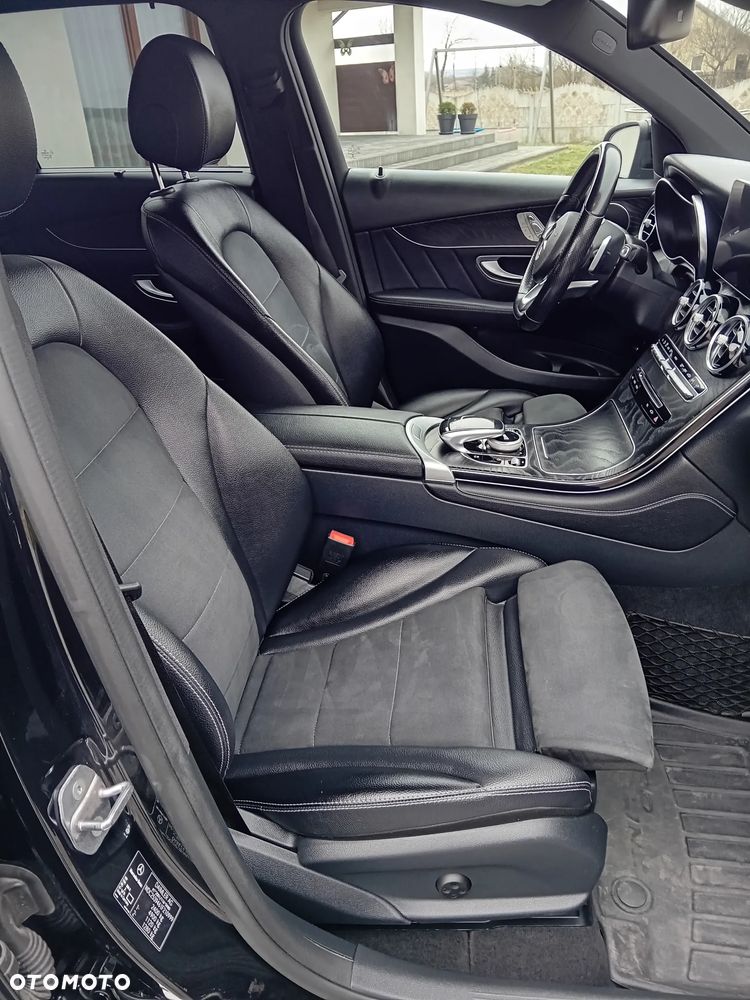Mercedes-Benz GLC 250 4Matic 9G-TRONIC AMG Line - 27