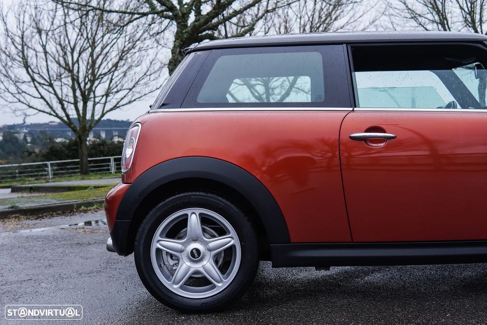 MINI 3 Portas Cooper D - 18