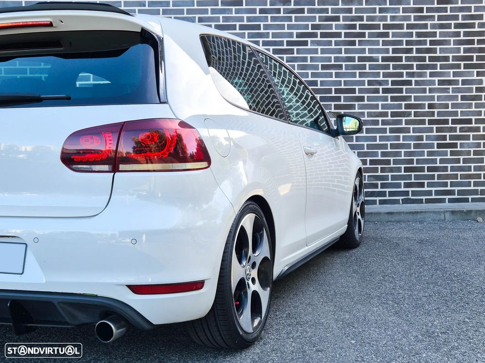 VW Golf 2.0 GTI DSG - 21