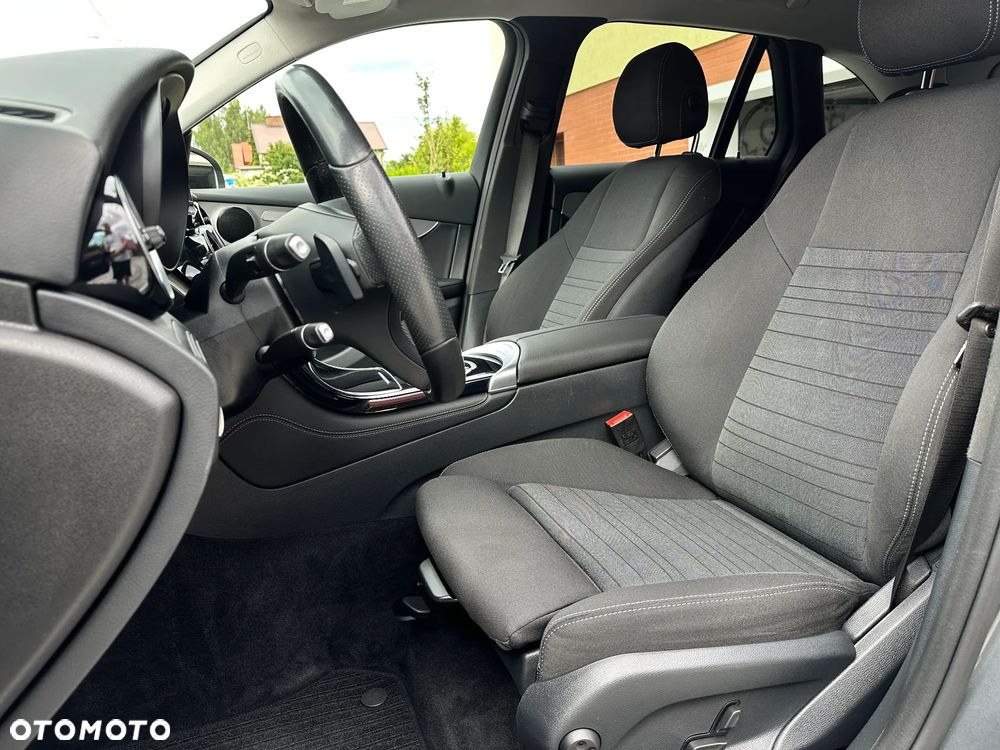 Mercedes-Benz GLC 250 4Matic 9G-TRONIC Exclusive - 26