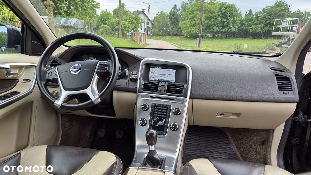 Volvo XC 60 D3 R-Design - 6