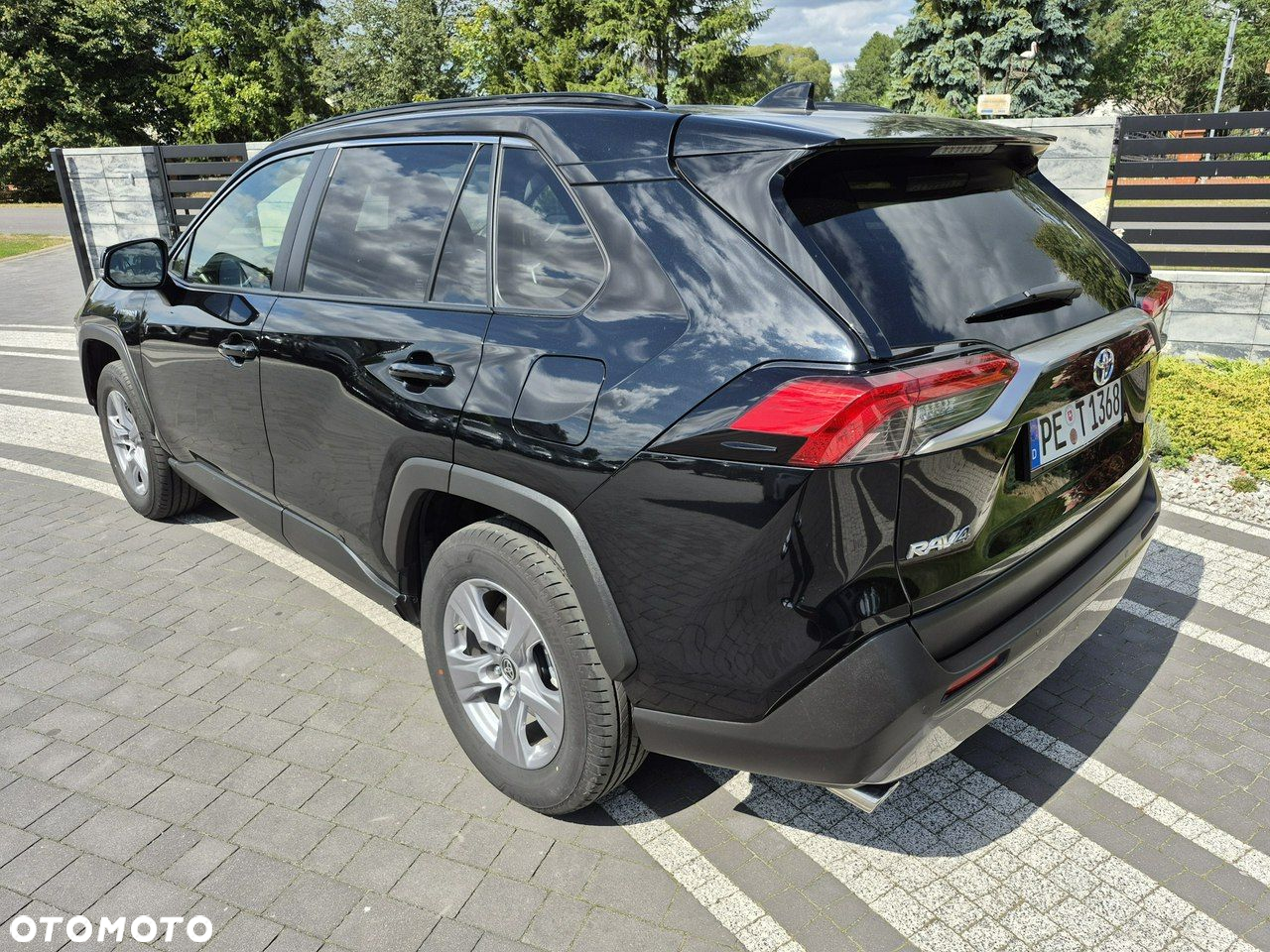 Toyota RAV4 - 4