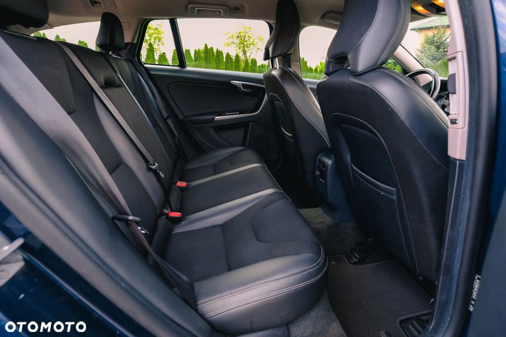 Volvo V60 D4 Drive-E Momentum - 19