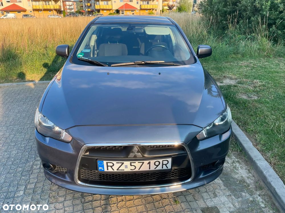 Mitsubishi Lancer 1.5 Inform - 1