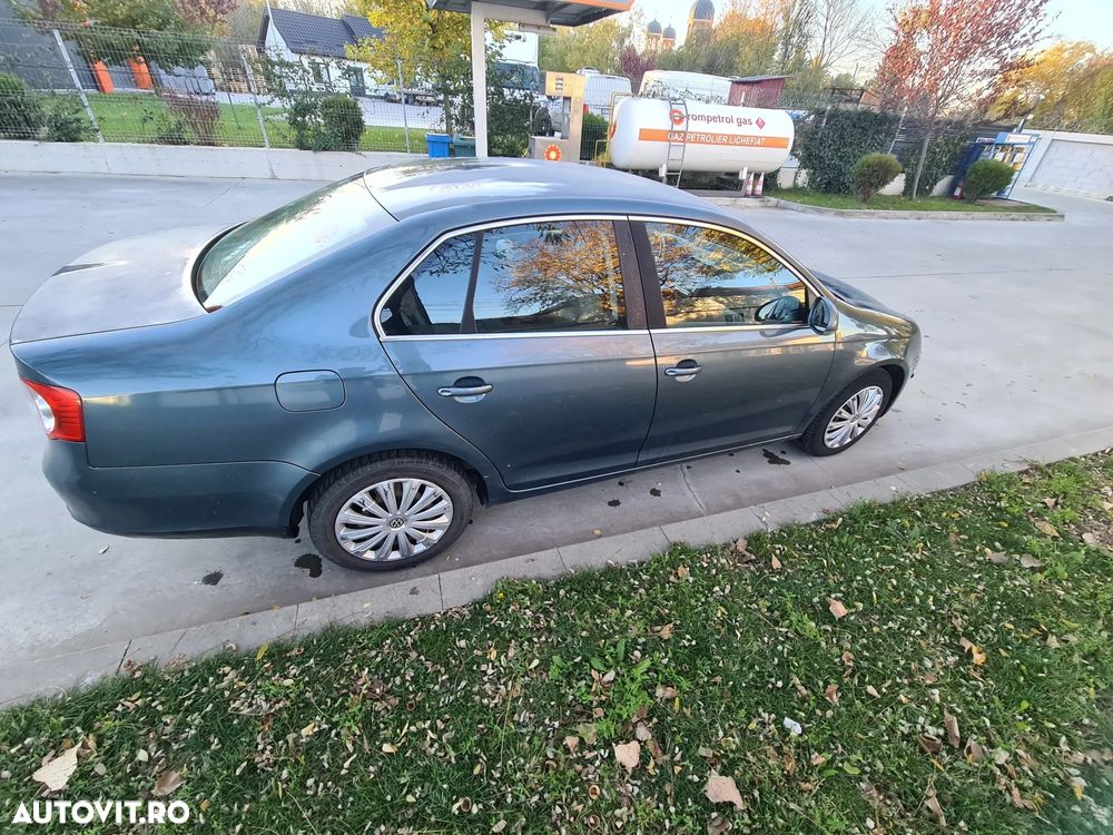 Volkswagen Jetta 1.9 TDI Trendline - 3