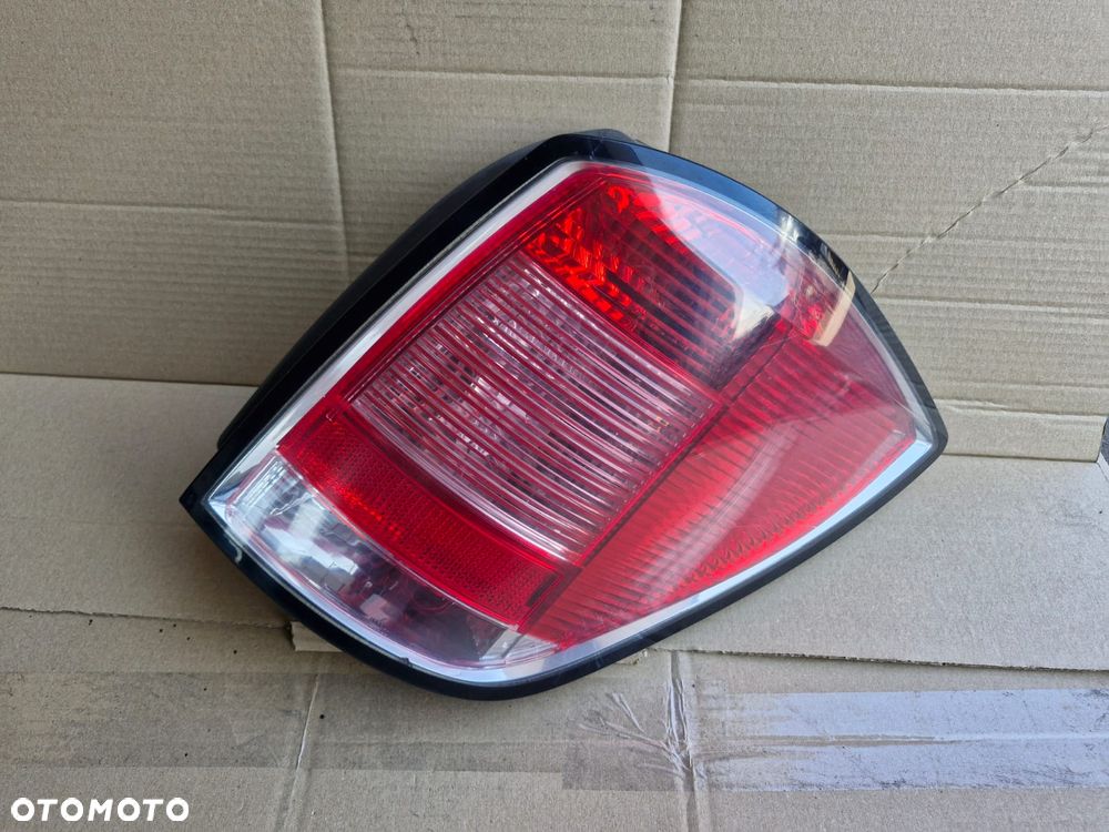 Lampa prawa tylna prawy tył Opel Astra H III KOMBI przedlift - 3