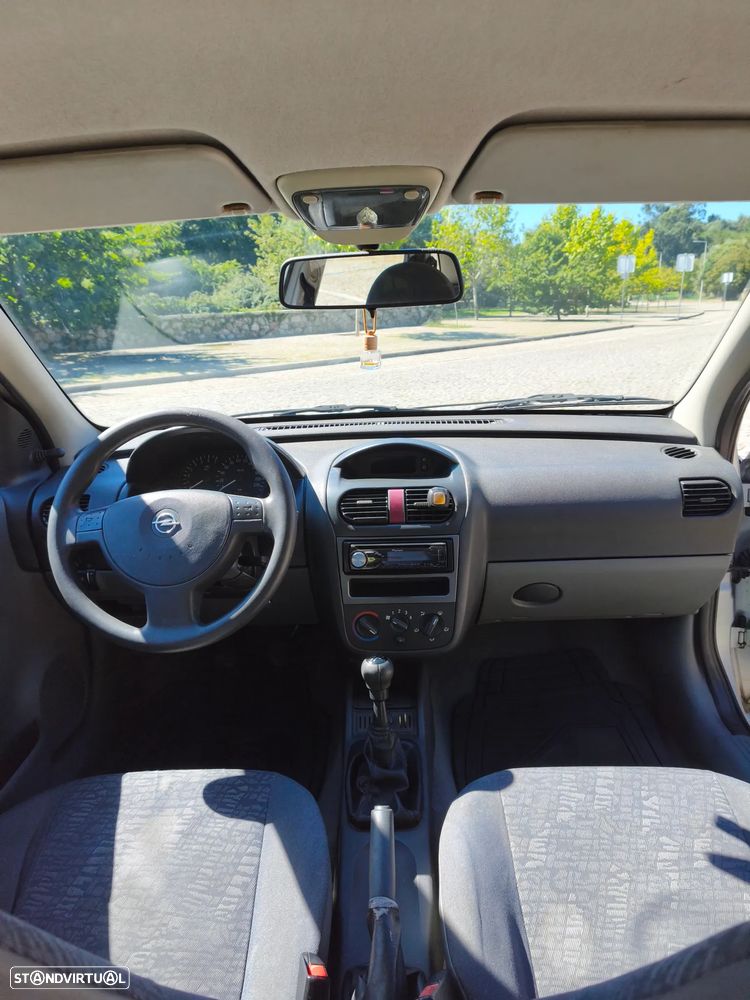 Opel Corsa 1.2 16V Confort - 4