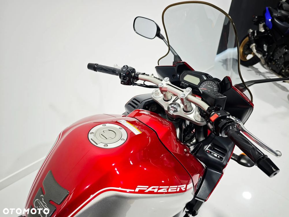 Yamaha FZ - 13