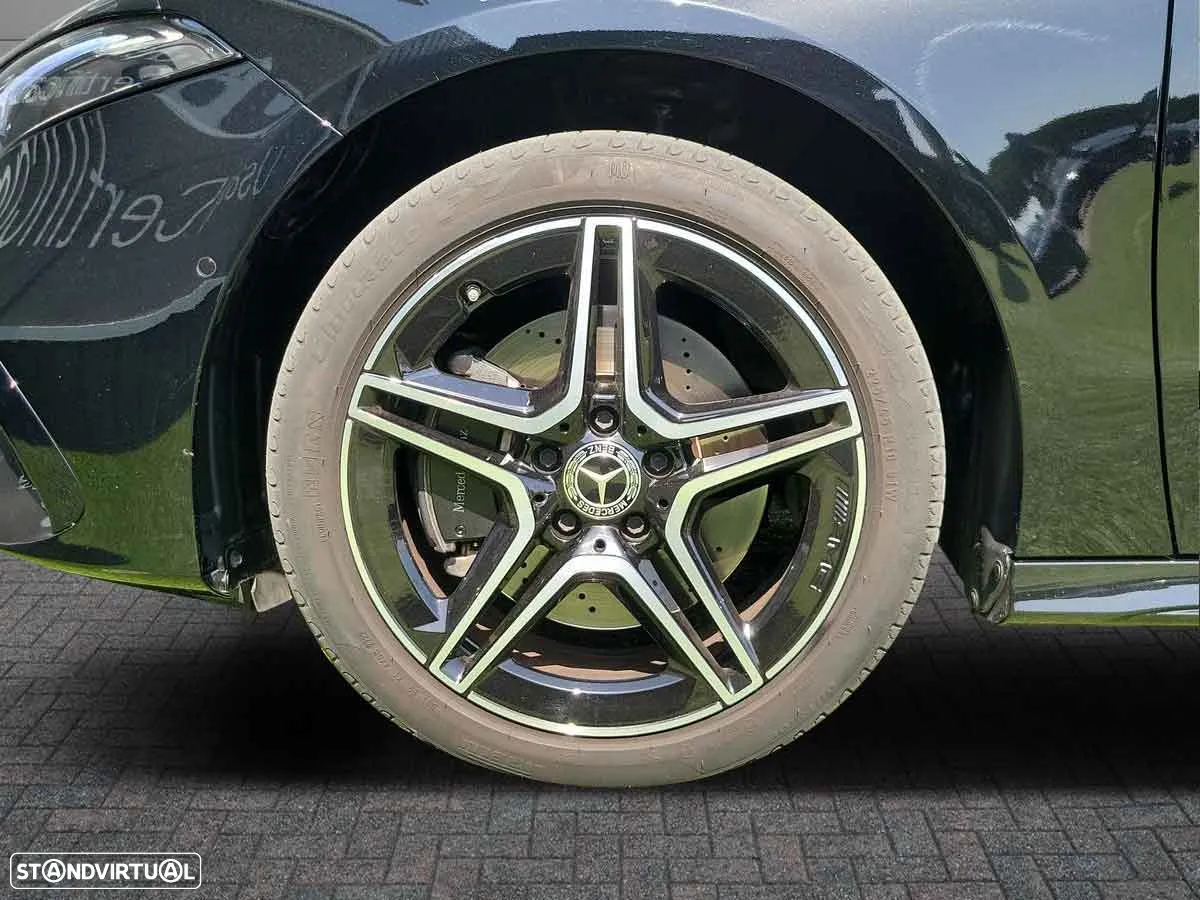 Mercedes-Benz A 250 Limousine e AMG Line - 9