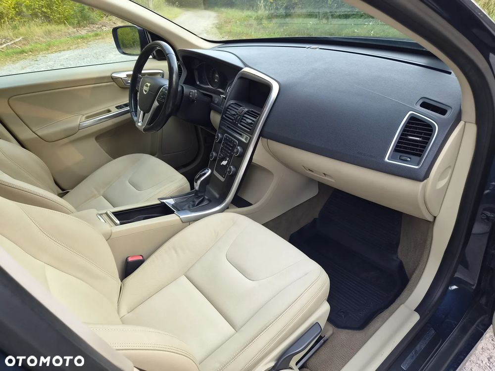 Volvo XC 60 2.4D AWD Momentum - 19