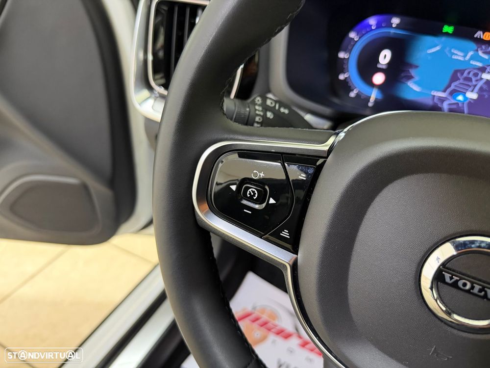 Volvo V60 2.0 T8 AWD TE Plus Dark - 27