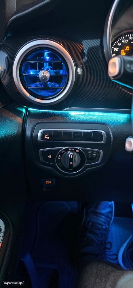 Mercedes-Benz V 220 CDI - 16