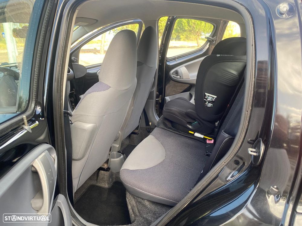 Peugeot 107 1.0 Trendy - 9