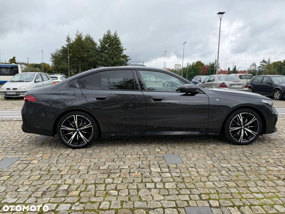 BMW Seria 5 520d xDrive mHEV M Sport - 11