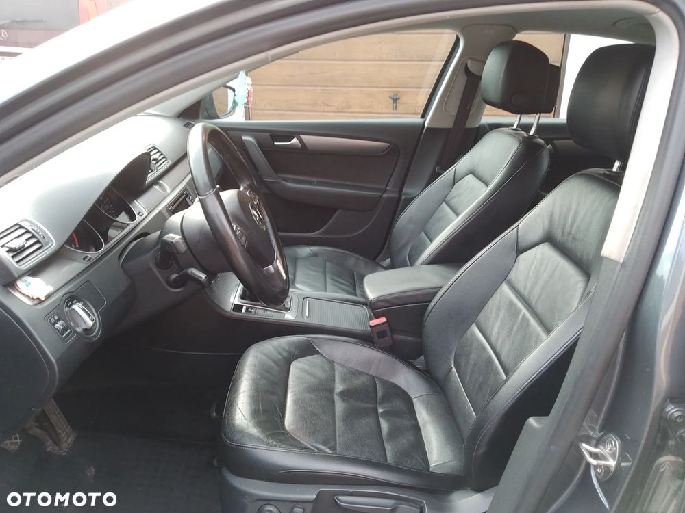 Volkswagen Passat 1.6 TDI DPF BlueMot Highline - 9