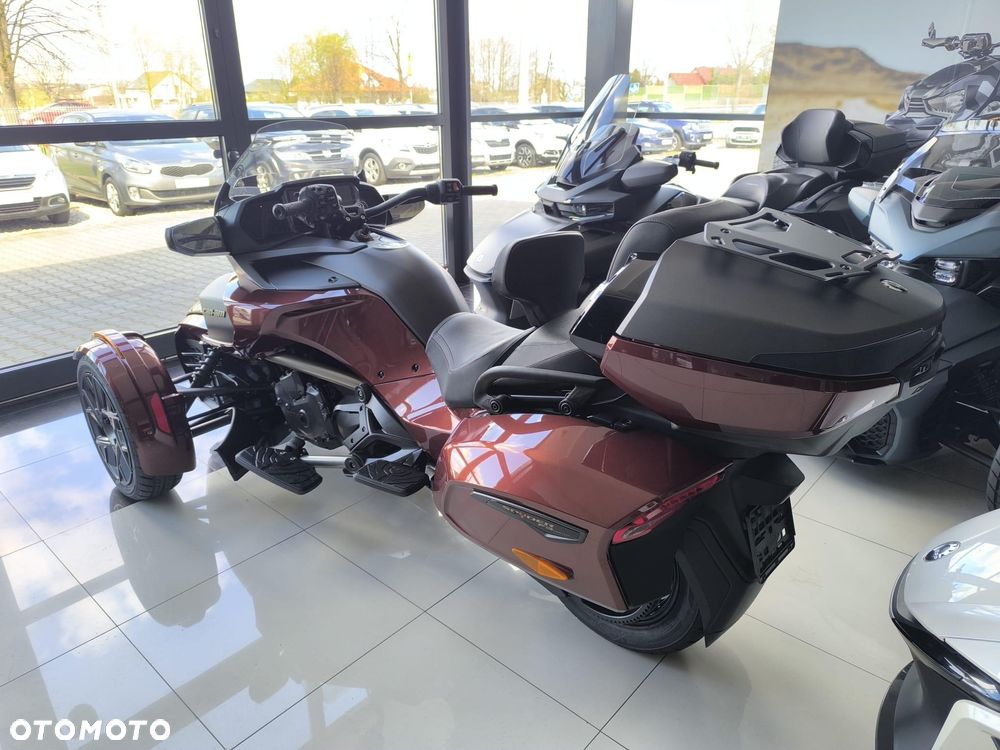 Can-Am Spyder - 2