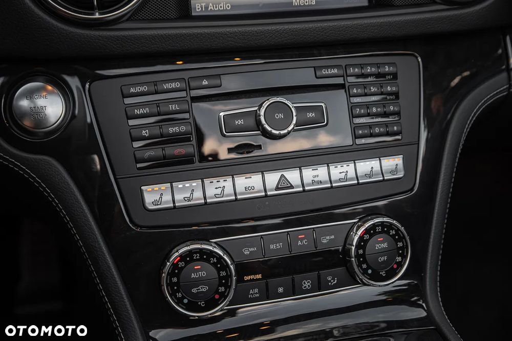 Mercedes-Benz SL 63 AMG AMG Speedshift MCT 7-Gang Sportgetriebe AMG Performance Package - 23