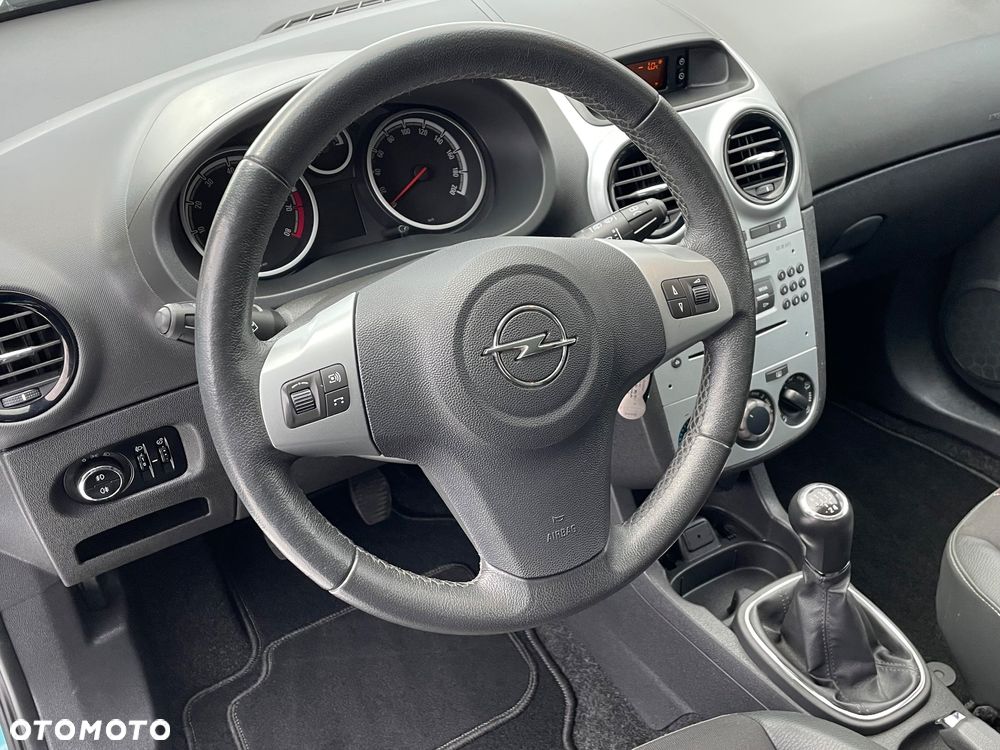 Opel Corsa 1.4 16V 150 Jahre - 8