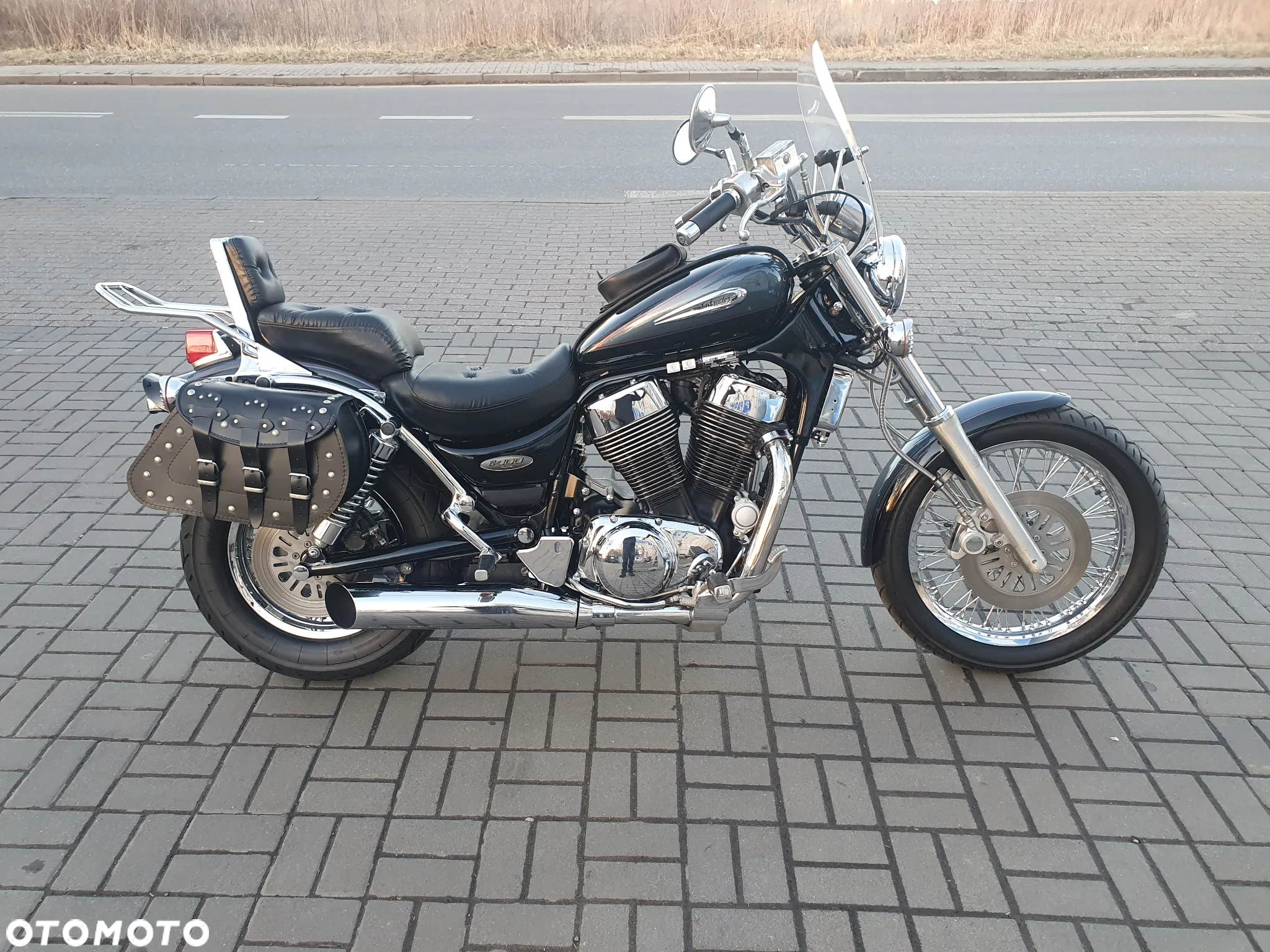 Suzuki Intruder - 4
