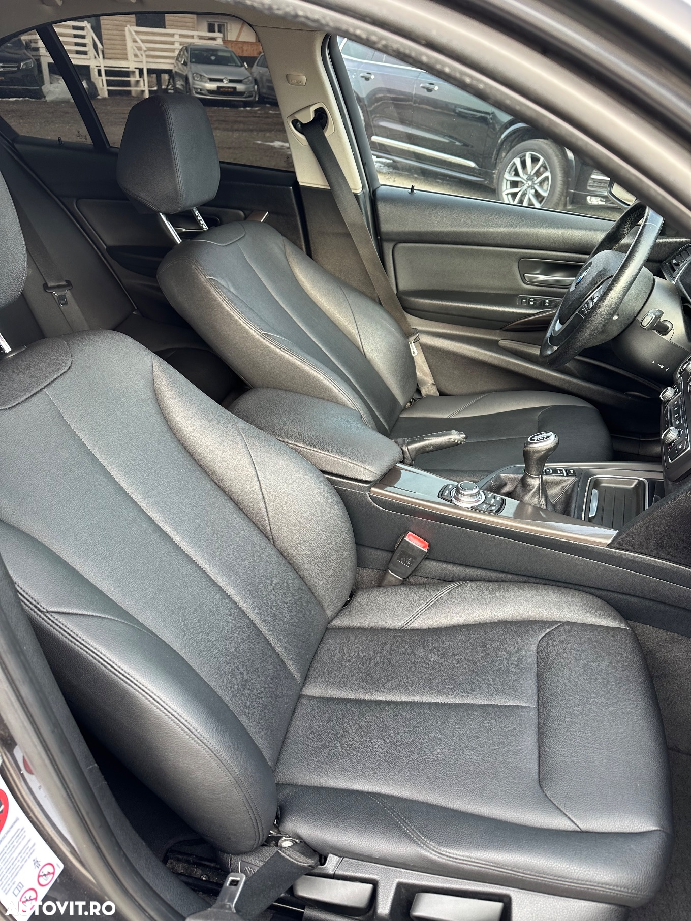 BMW Seria 3 318d - 16