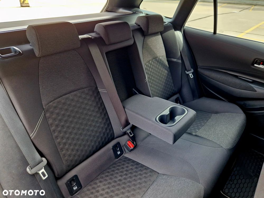 Toyota Corolla 1.8 Hybrid Comfort - 17