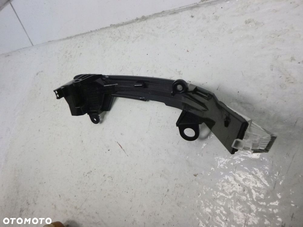 SEAT ATECA KIERUNKOWSKAZ BOCZNY LUSTERKA LAMPKA LED PRAWY - 9