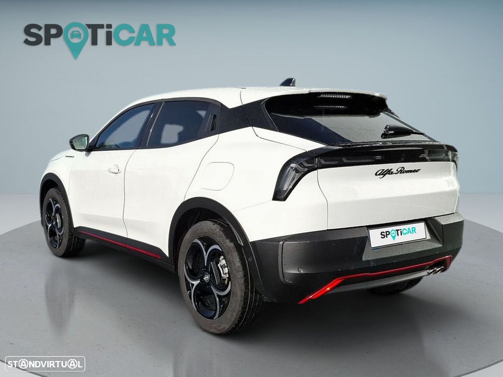 Alfa Romeo Junior 1.2 Speciale eDCT6 - 8