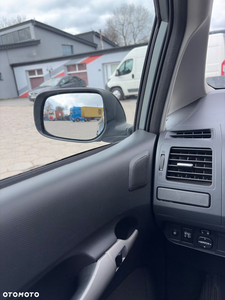 Toyota Auris 1.33 VVT-i Entry - 24