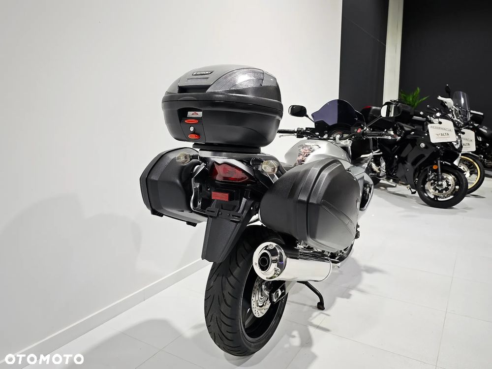 Suzuki GSX - 9