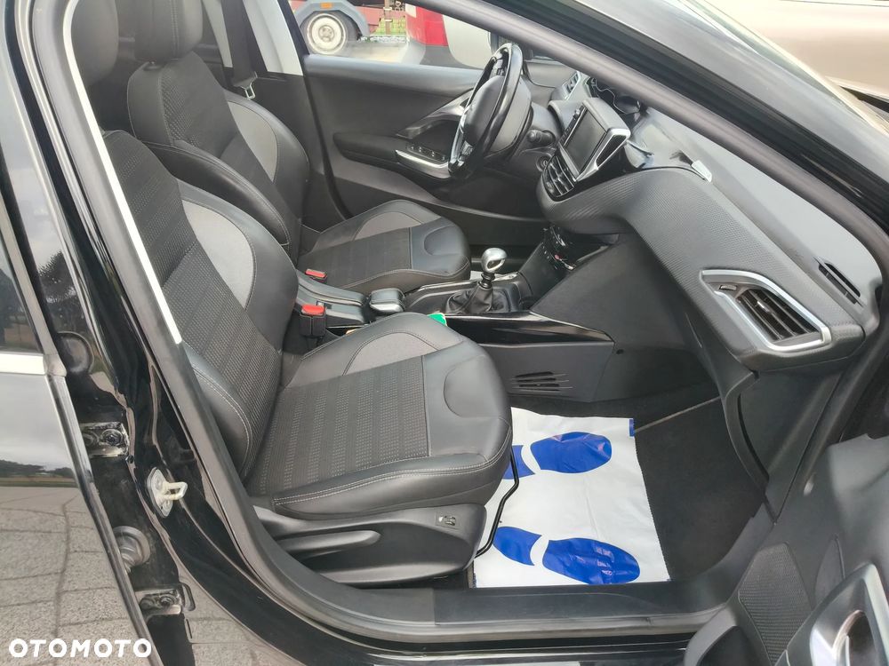 Peugeot 2008 1.5 BlueHDi Allure S&S - 7