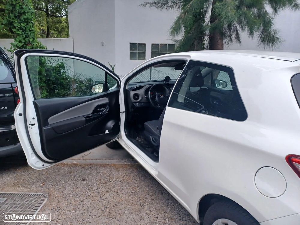 Toyota Yaris 1.0 VVT-i - 3