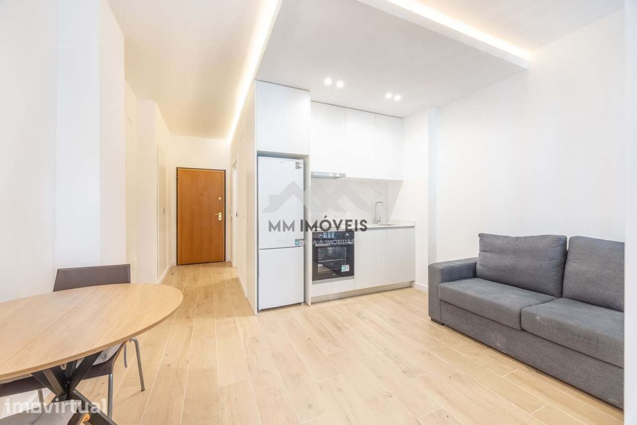 Apartamento T0+1 | Renovado | Investimento | Águas Santas - Grande imagem: 2/25