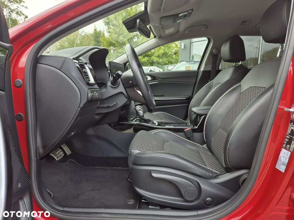 Kia Ceed - 16