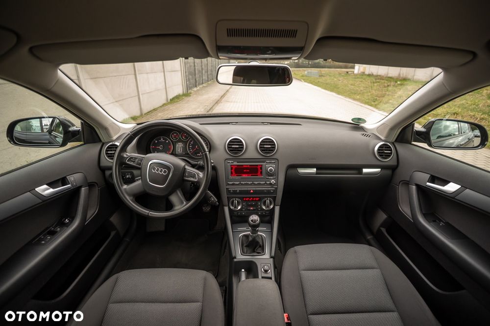 Audi A3 Sportback 2.0 TDI Ambiente - 33