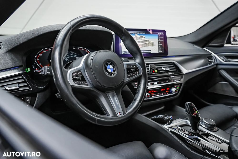BMW Seria 5 520i AT - 12