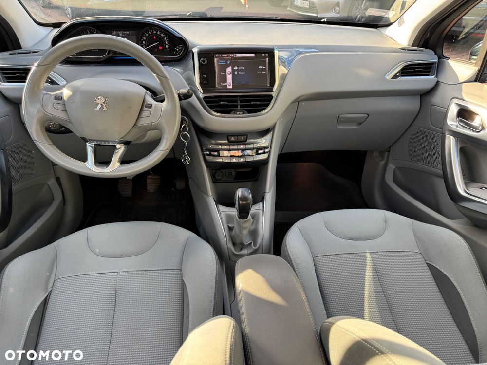 Peugeot 208 1.4 VTi Allure - 6