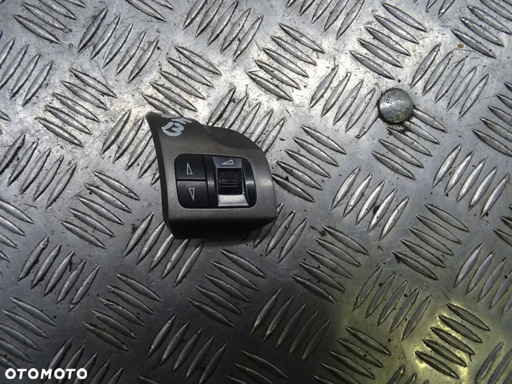 OPEL ZAFIRA B 1.9 CDTI 120KM PRZEŁĄCZNIKI KIEROWNICY 13126750