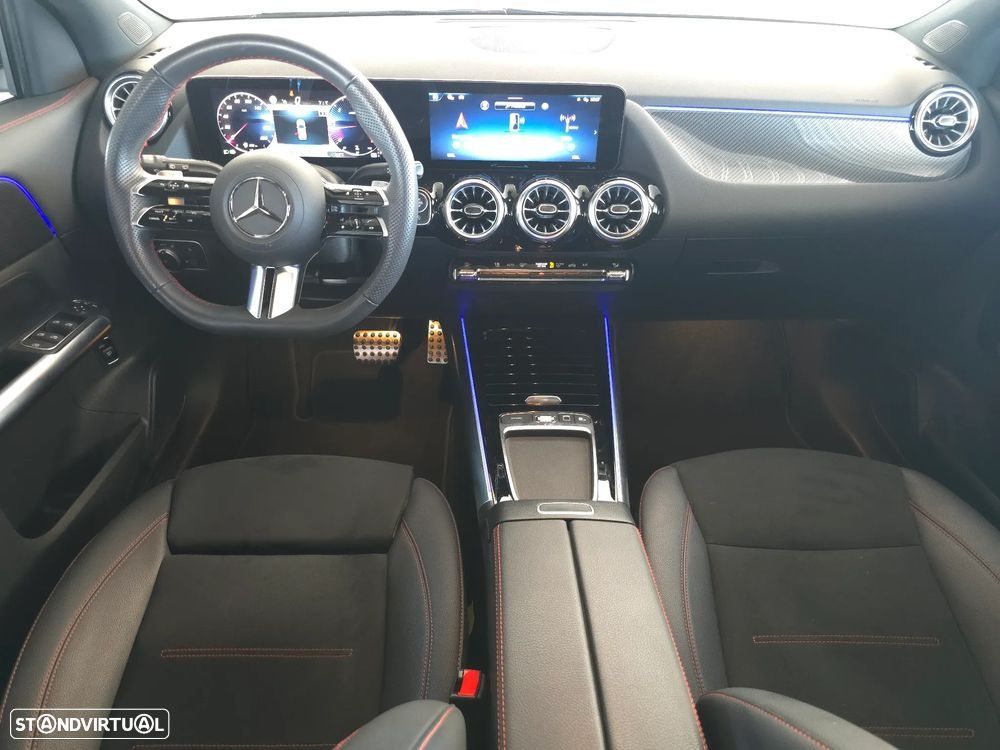 Mercedes-Benz GLA 180 d AMG Line - 10