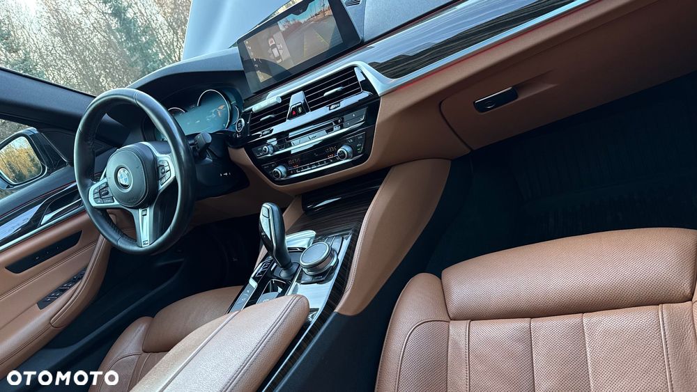 BMW Seria 5 540i xDrive M Sport sport - 28