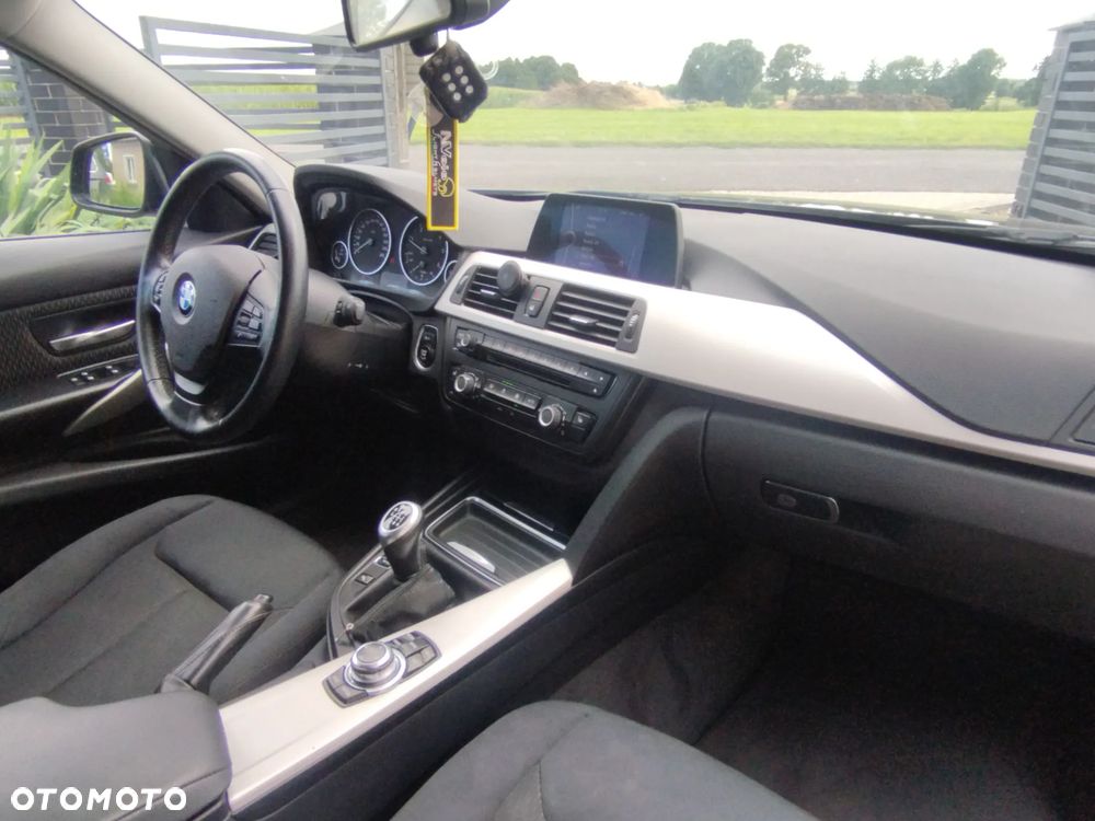 BMW Seria 3 - 18