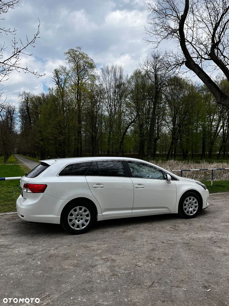 Toyota Avensis 2.0 D-4D Active - 3