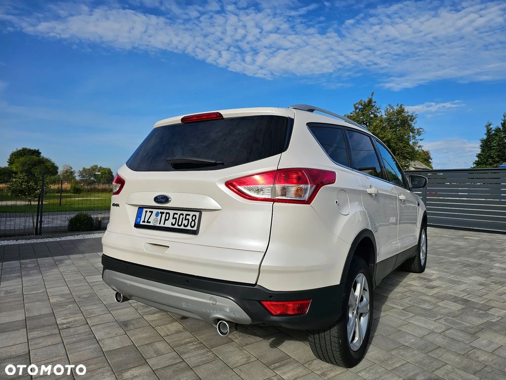 Ford Kuga 2.0 TDCi 2x4 Titanium - 16