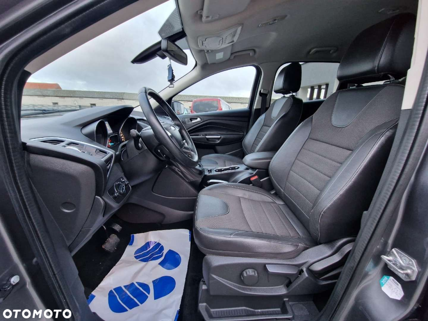 Ford Kuga - 10