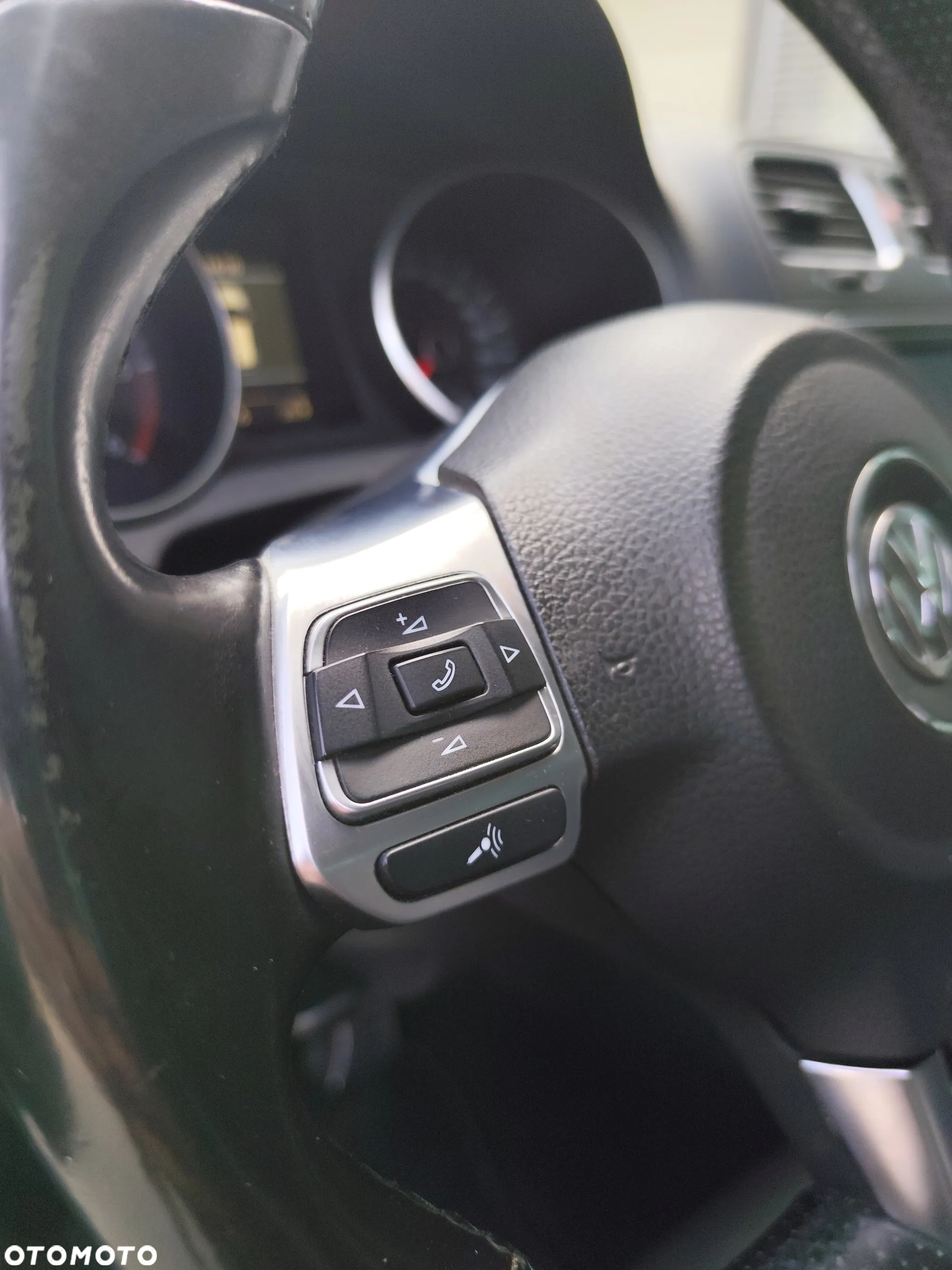 Volkswagen Golf - 22