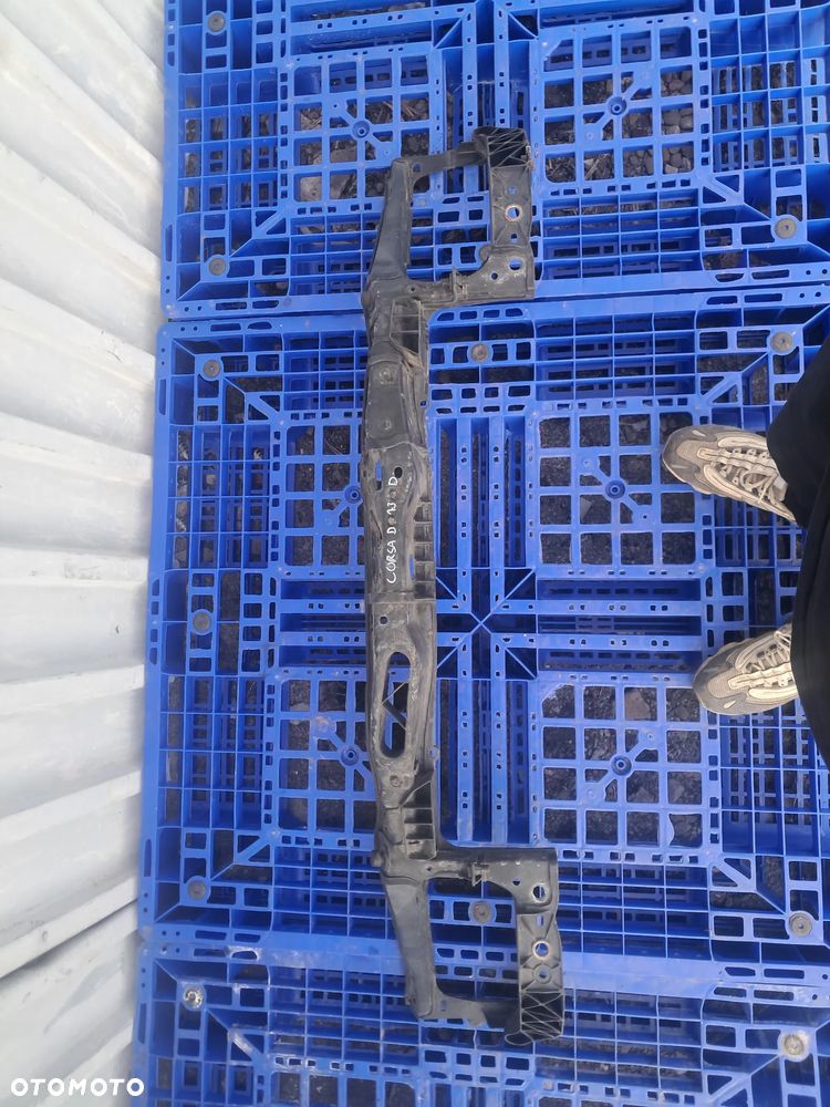 Opel Corsa D Pas przedni - 1