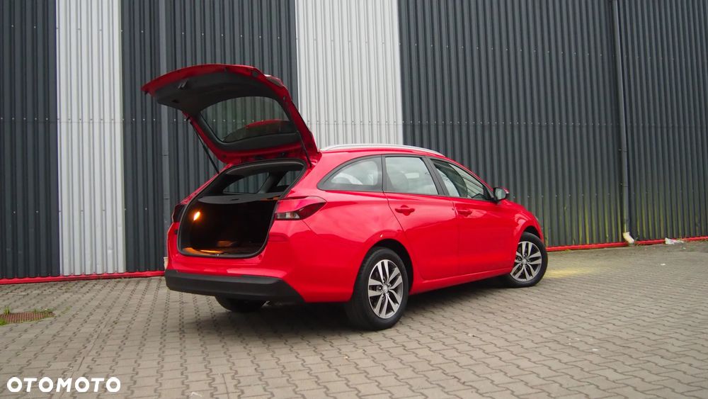Hyundai i30 Fastback 1.6 CRDI Premium DCT - 15