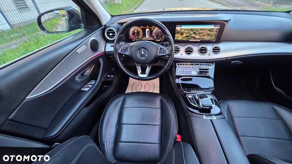Mercedes-Benz Klasa E 200 4Matic 9G-TRONIC Avantgarde - 20